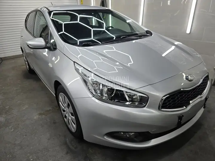 Kia Ceed 2012 photo 2
