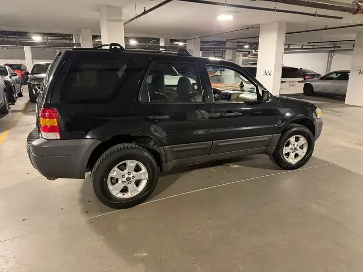Ford Escape 2006 photo 2