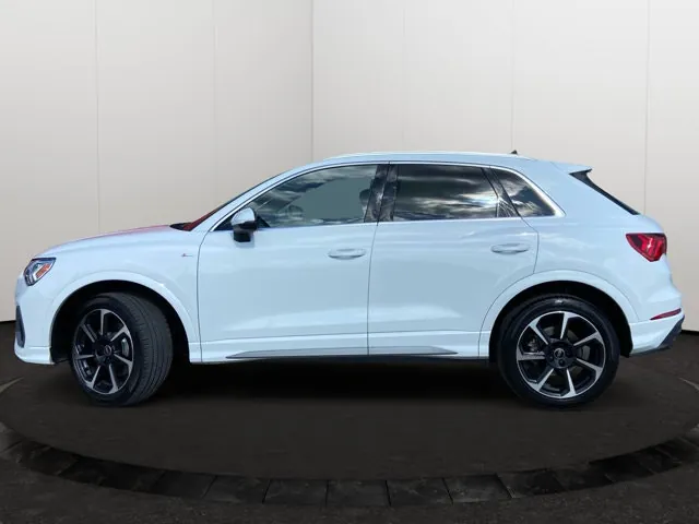 Audi Q3 2025 photo 2