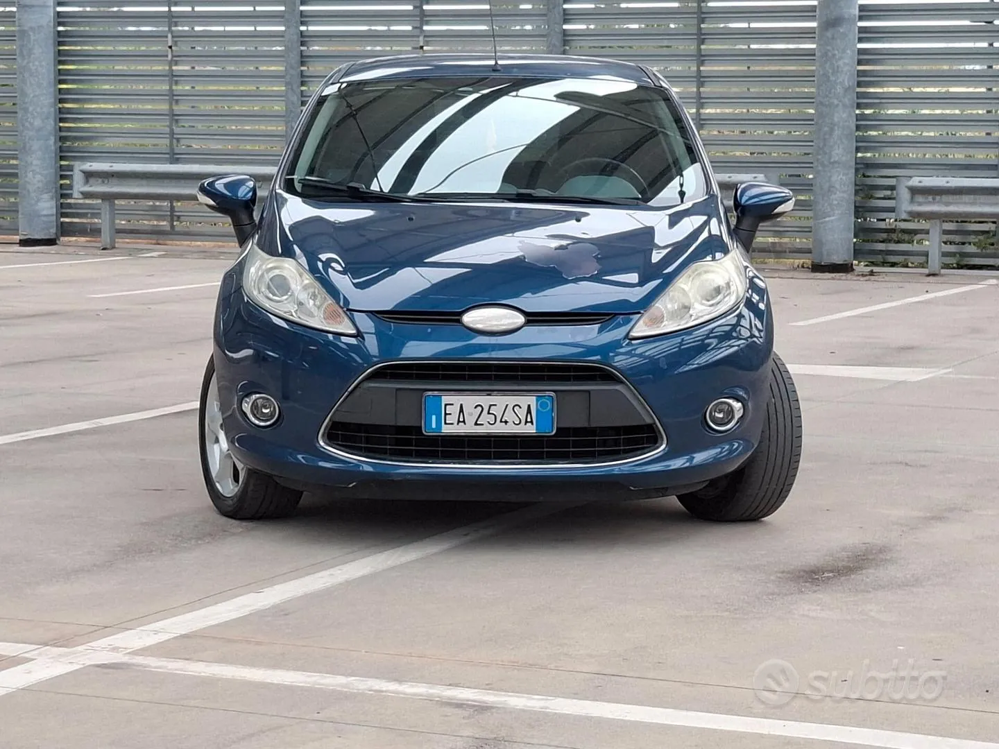 Ford Fiesta 2010 photo 2