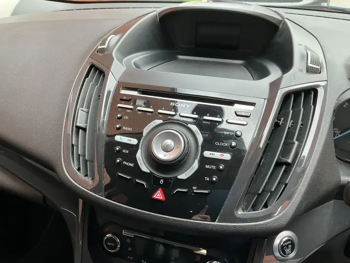 Ford Kuga 2015 photo 5