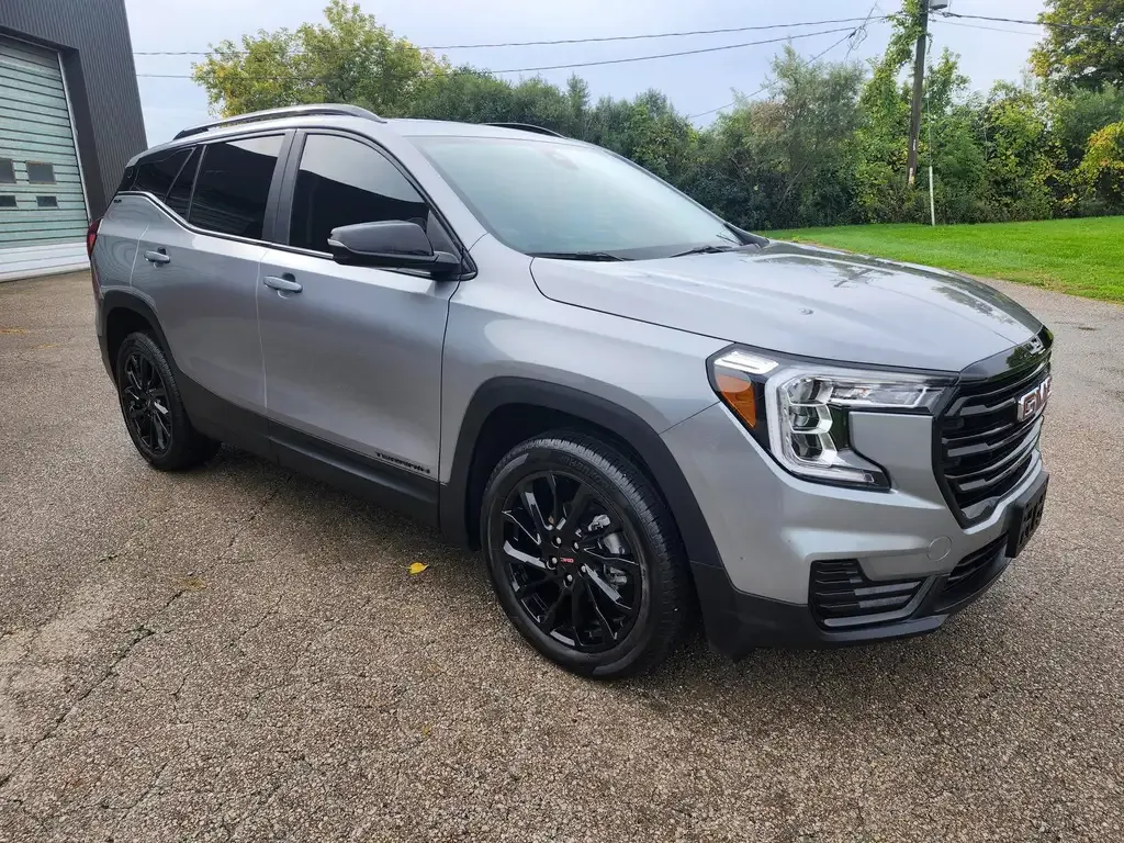 GMC Terrain 2024 photo 3
