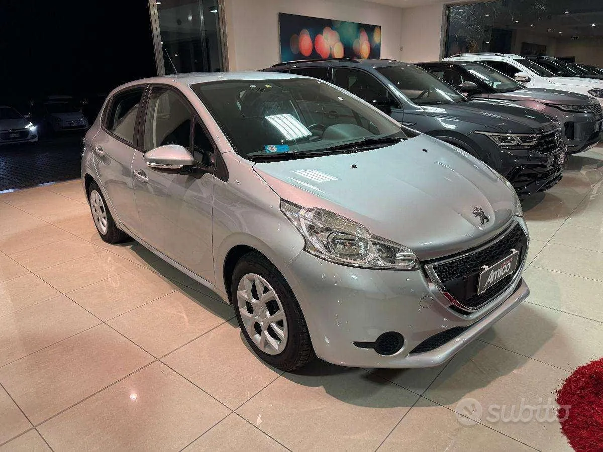 Peugeot 208 2016 photo 3