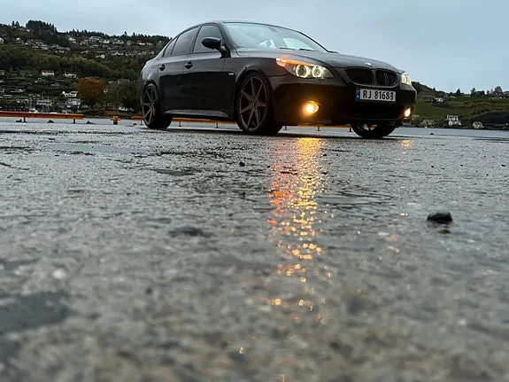 BMW 525D 2004 photo 2