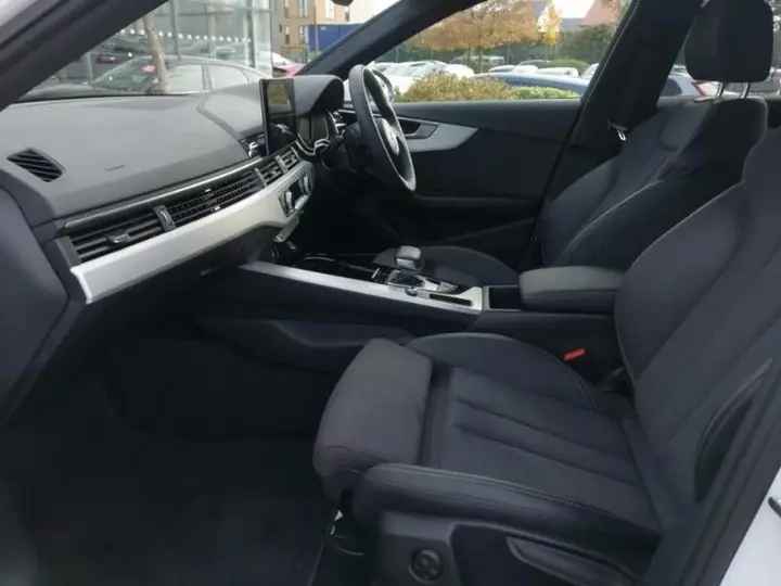 Audi A4 Avant 2024 photo 5