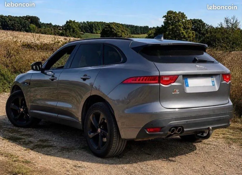 Jaguar F-Pace 2018 photo 2
