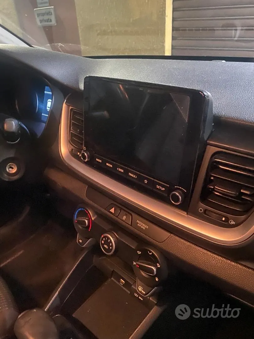 Kia Stonic 2022 photo 4
