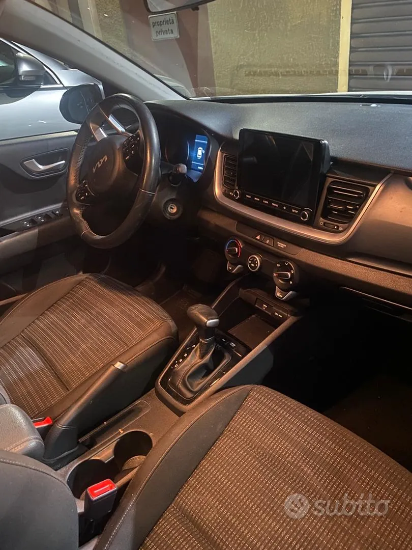 Kia Stonic 2022 photo 3