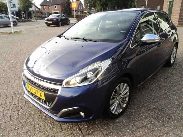 Peugeot 208 2017 photo 3