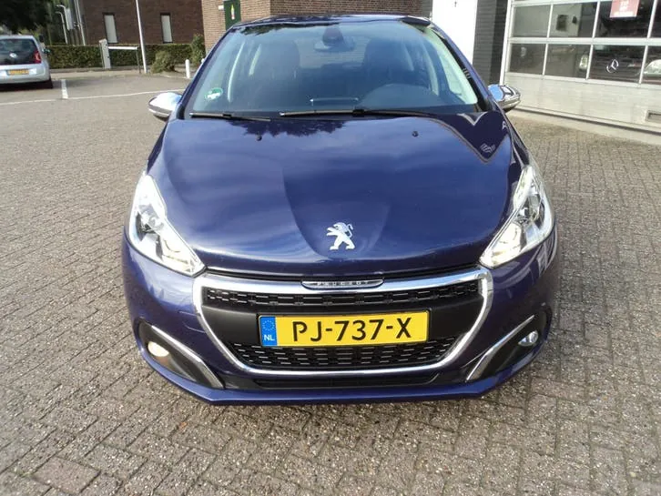 Peugeot 208 2017 photo 2