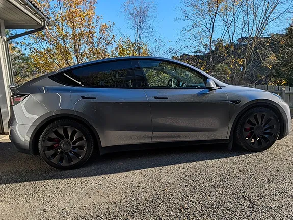 Tesla Model Y 2024 photo 4