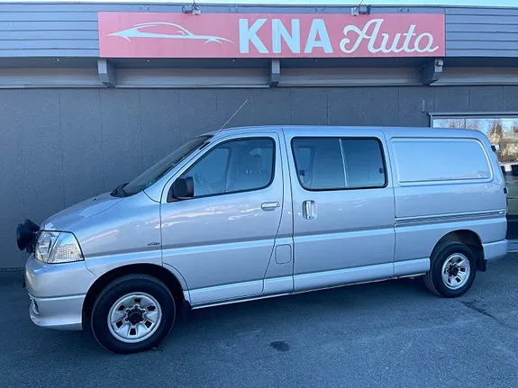 Toyota Hiace 2007 photo 2