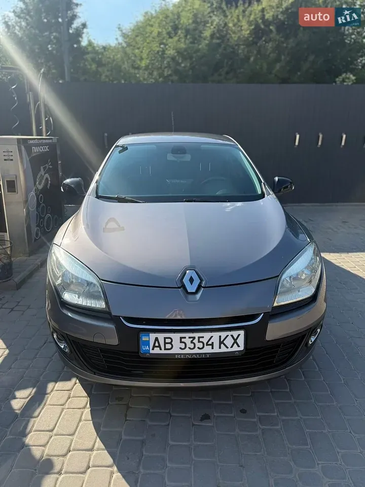 Renault Megane 2011 photo 2