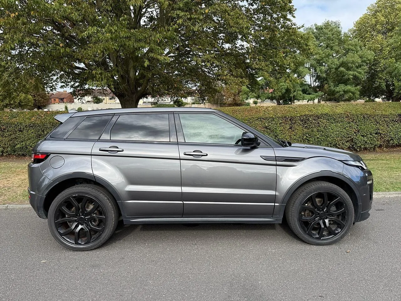 Land Rover Range Rover Evoque 2019 photo 2