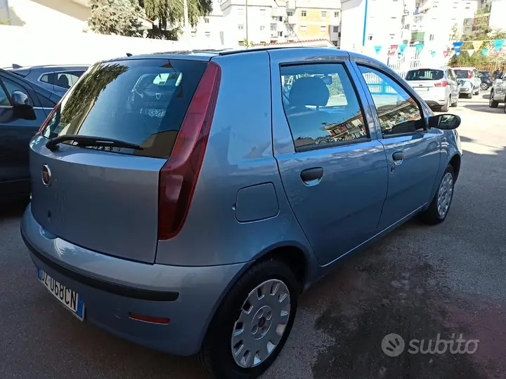 Fiat Punto 2009 photo 4