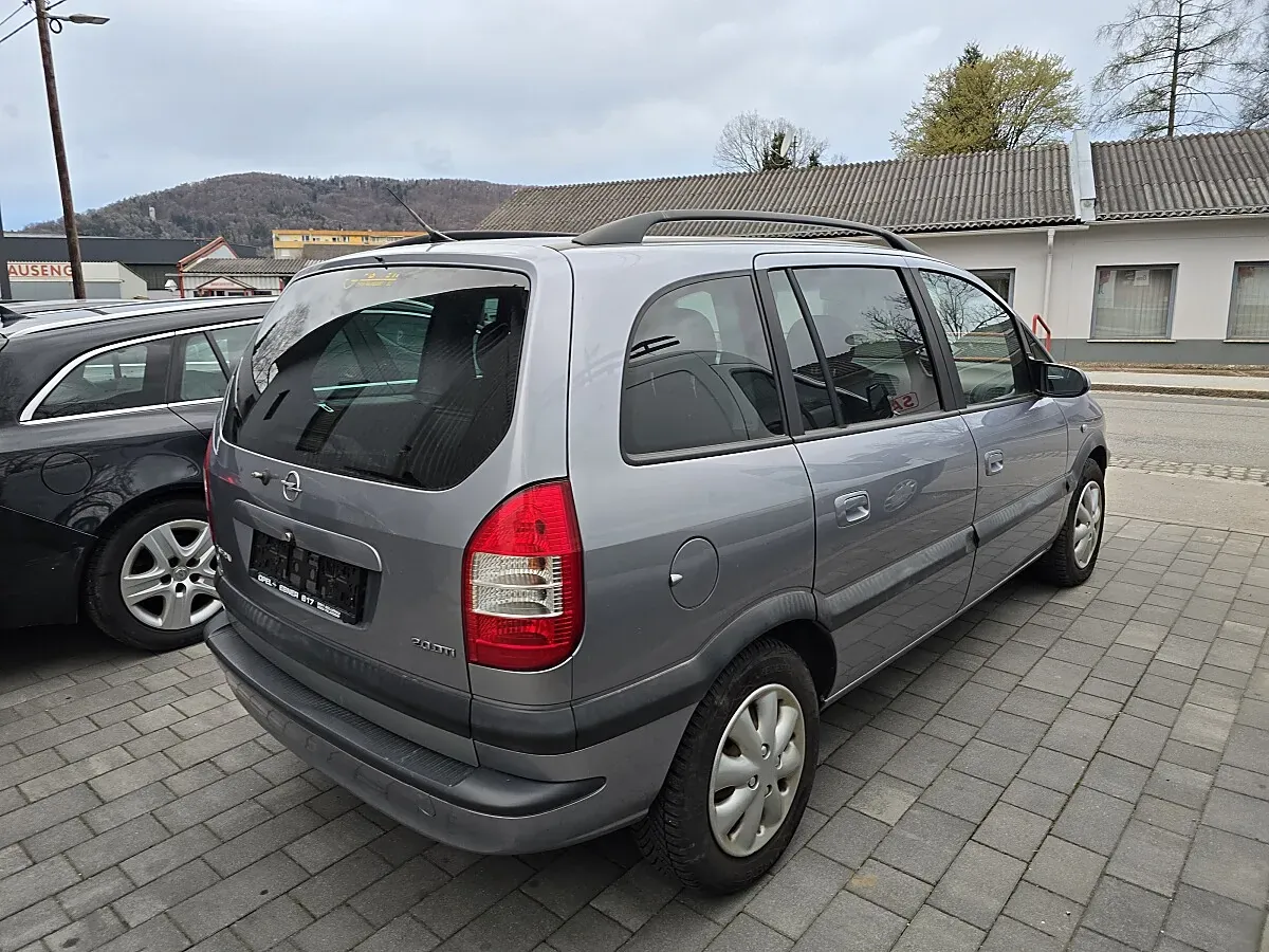 Opel Zafira 2003 photo 2