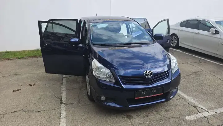 Toyota Verso 2012 photo 2