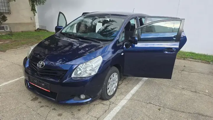 Toyota Verso 2012 photo 3