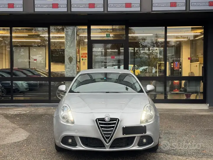 Alfa Romeo Giulietta 2013 photo 3