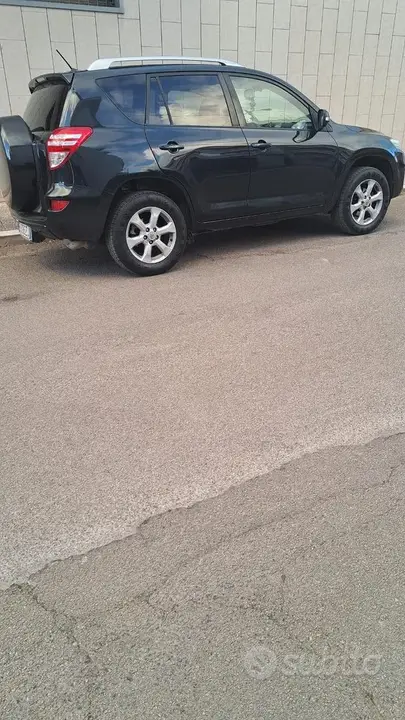 Toyota Rav4 2011 photo 3