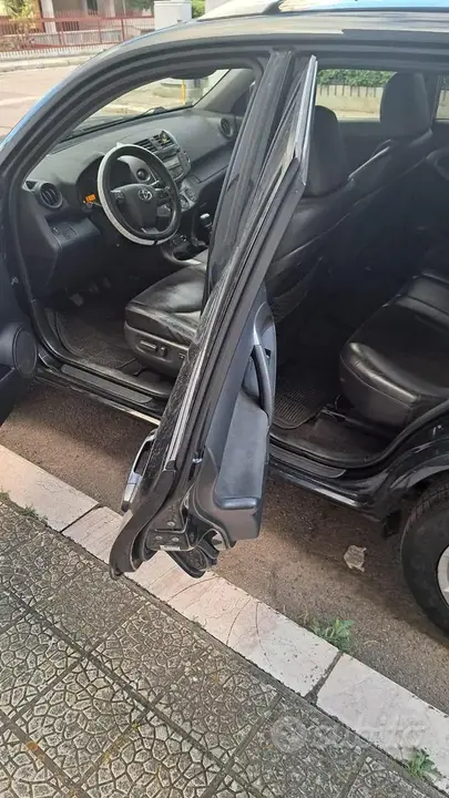 Toyota Rav4 2011 photo 4
