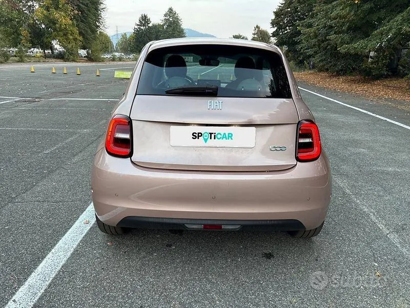 Fiat 500 Elettrica La Prima 2025 photo 4