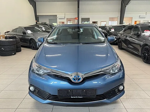 Toyota Auris 2015 photo 2