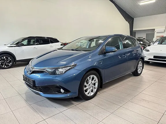 Toyota Auris 2015 photo 4