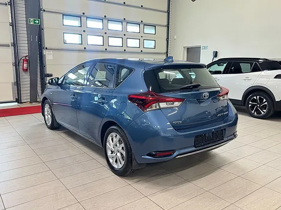 Toyota Auris 2015 photo 5