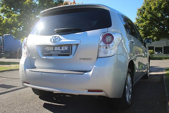Toyota Verso 2012 photo 5