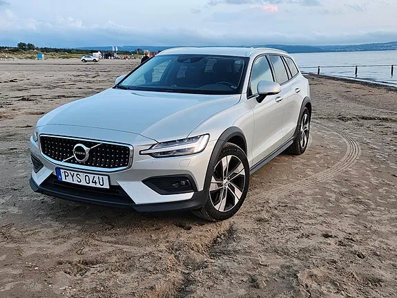 Volvo V60 2020 photo 2