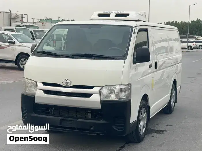 Toyota Hiace 2022 photo 2