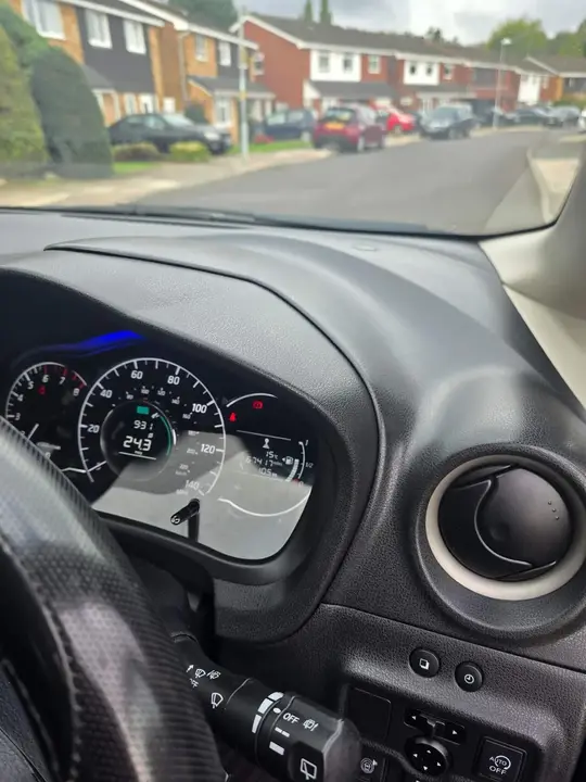 Nissan Note 2014 photo 5