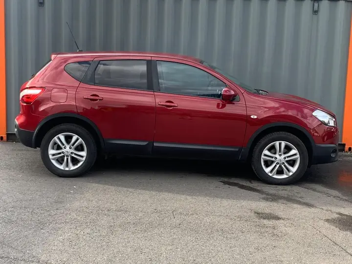 Nissan Qashqai 2011 photo 2