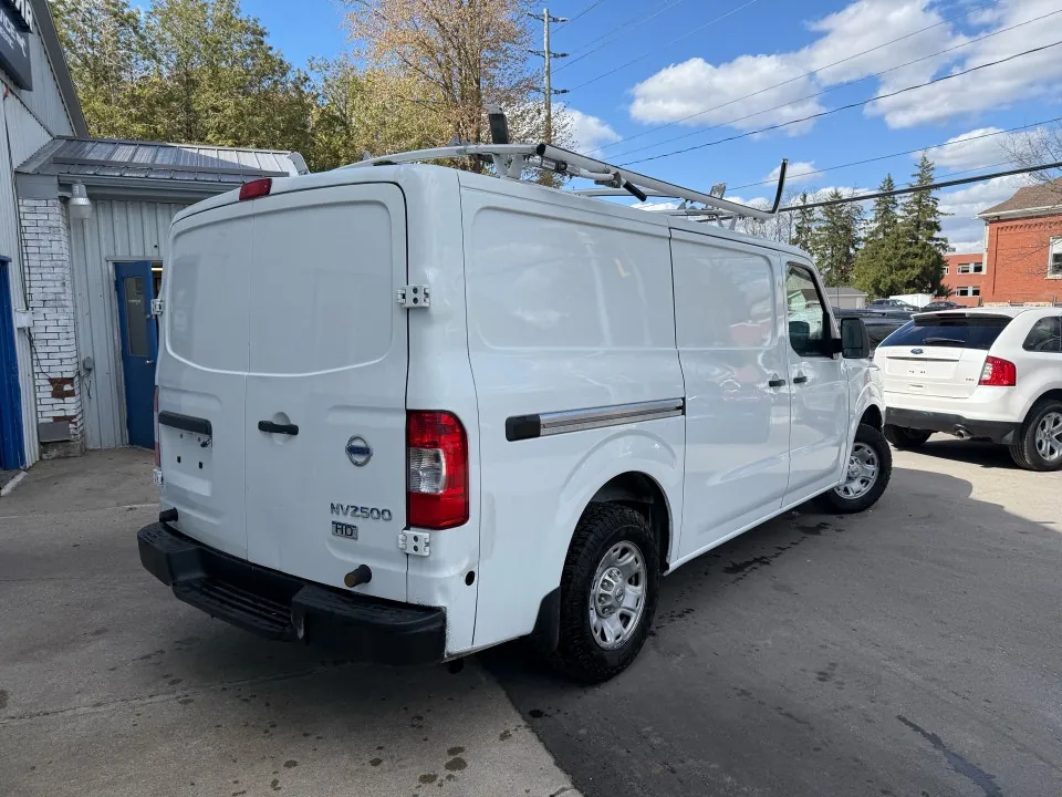 Nissan Nv 2500 2015 photo 5