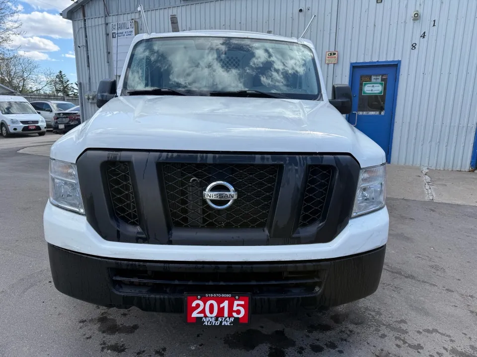 Nissan Nv 2500 2015 photo 2