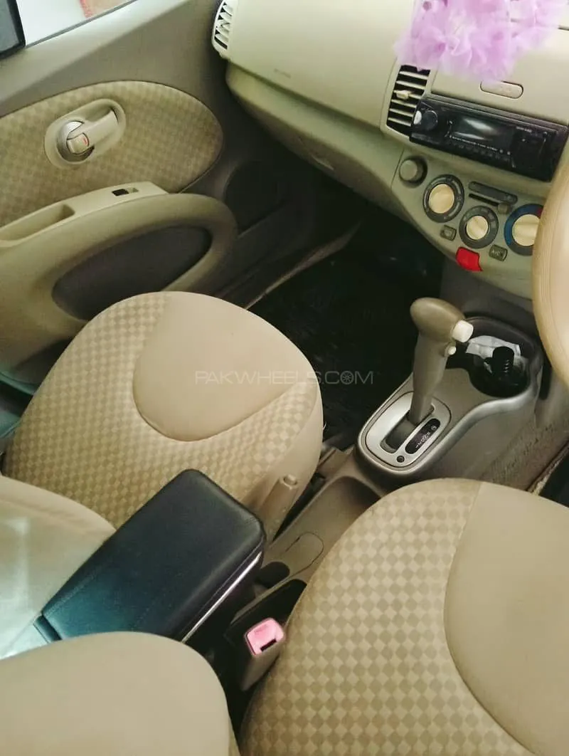 Nissan March