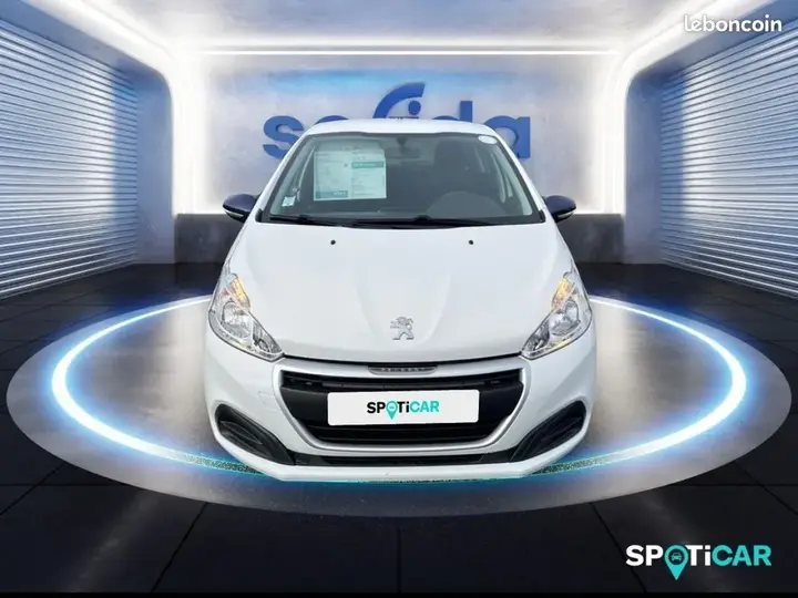 Peugeot 208 2019 photo 2