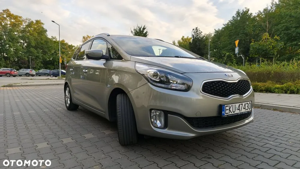 Kia Carens 2014 photo 2