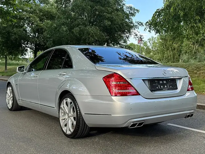 Mercedes-Benz S-Class 2009 photo 2