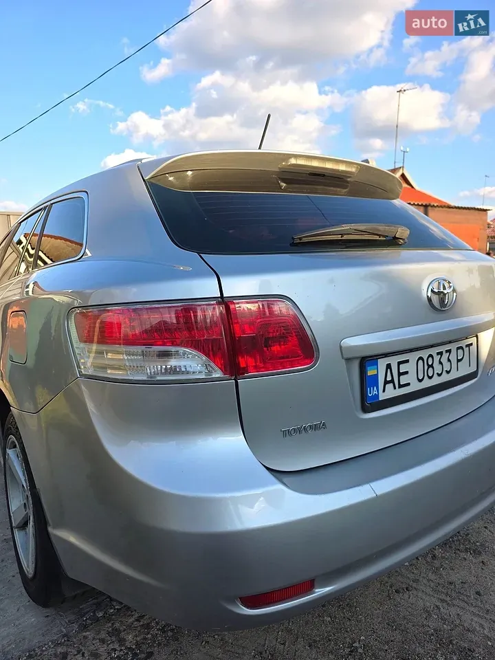 Toyota Avensis 2010 photo 5