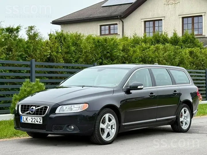 Volvo V70 2011 photo 2