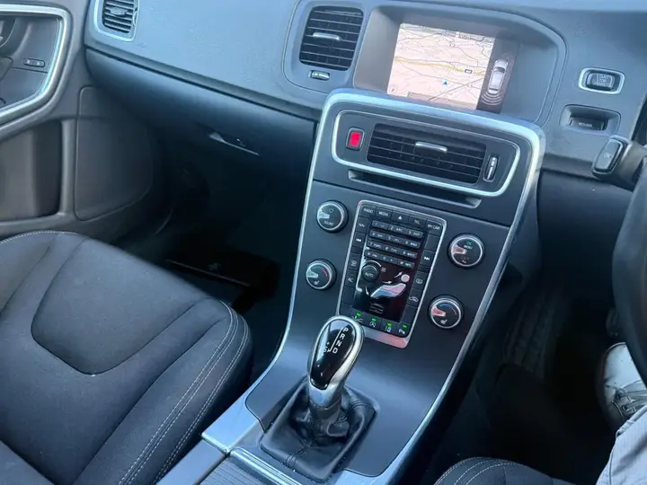 Volvo S60 2013 photo 2