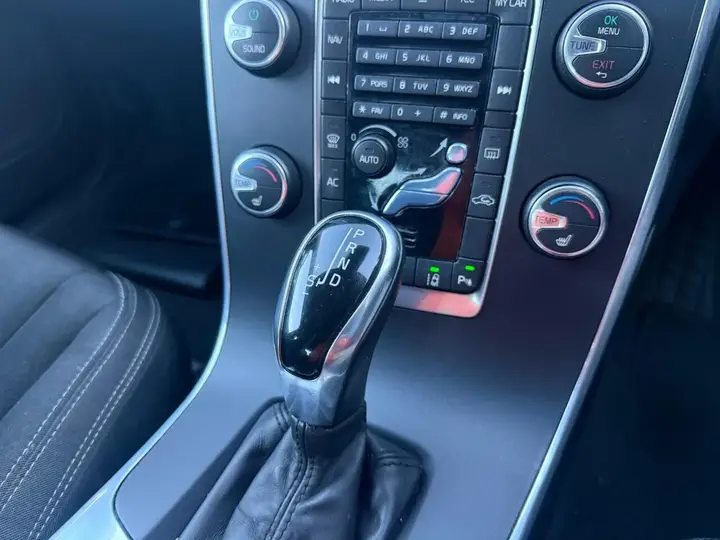 Volvo S60 2013 photo 4