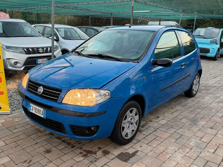 Fiat Punto 2005 photo 2