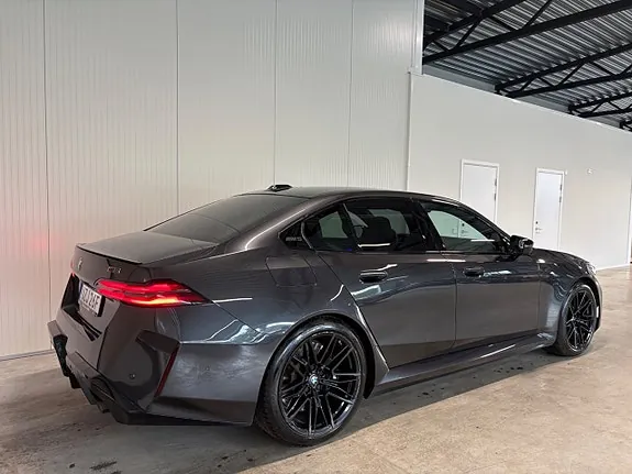 BMW M5 2025 photo 4