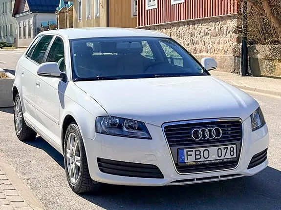 Audi A3 2010 photo 2