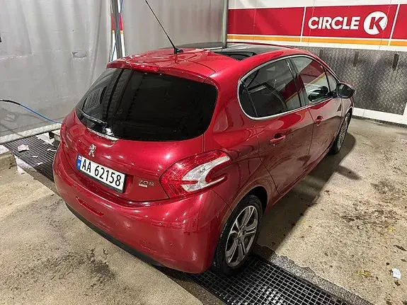 Peugeot 208 2012 photo 5
