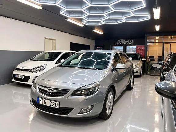 Opel Astra 2012 photo 3