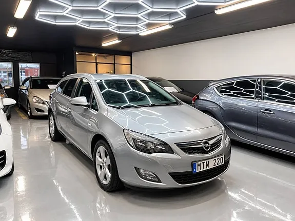 Opel Astra 2012 photo 2
